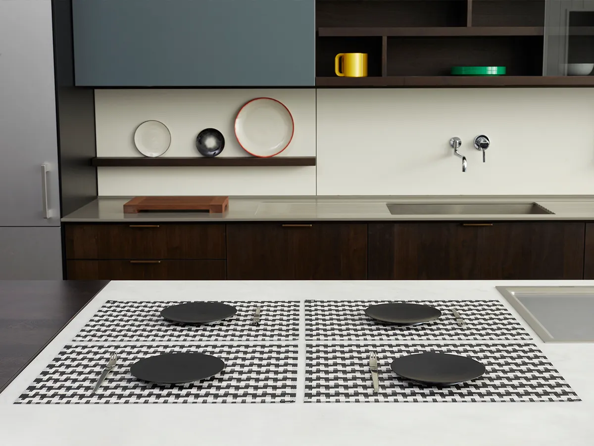 Harp Table Mat in Tuxedo, from Chilewich - Image 3